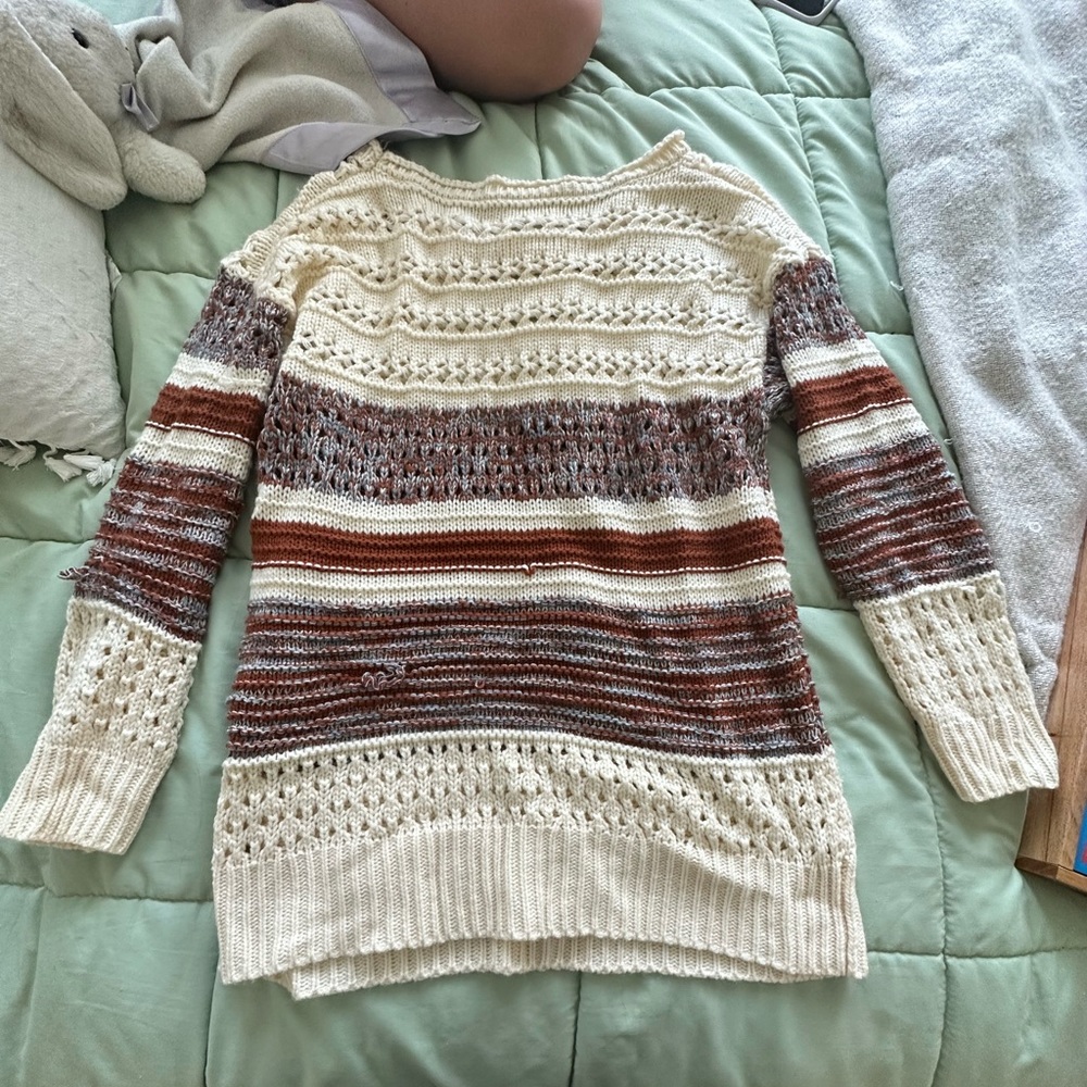 unbranded woven sweater - slight pulls as shown in photos